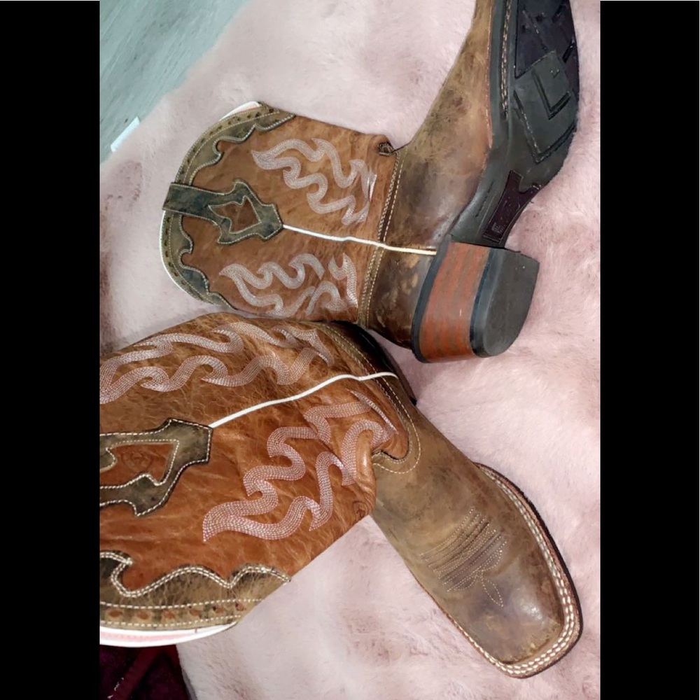 Cowgirl boots Ariat